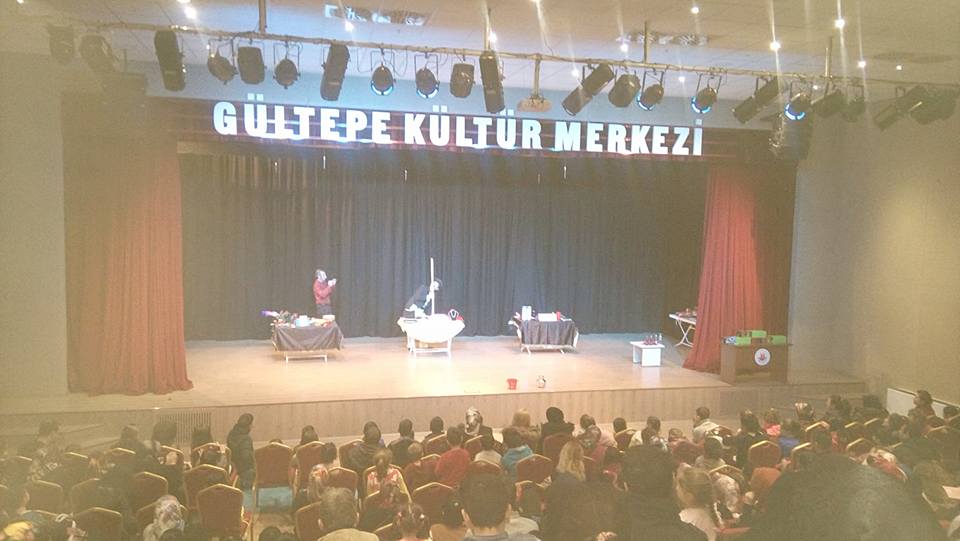 doğaçlama illüzyonistler, illüzyon oyuncuları, illüzyon konusu, illüzyonisti bağlama, illüzyon metni, illüzyon metne bağlımı, illüzyon kalmadı, illüzyonist kutunun içinde, illüzyon geldi, illüzyon gibi, illüzyon konuşması. illüzyon dramı, illüzyon hayatı, hayatı illüzyon, acıklı illüzyon, gülünç illüzyon, yanlı illüzyon, bir illüzyon, arada illüzyon, illüzyonist tüyo verdi, oyunlu illüzyonlar, dramatize illüzyon, edebi illüzyon, illüzyon eserleri, radyo illüzyonu, televizyon illüzyonu, televizyonda illüzyon, illüzyon sahne oyunu, illüzyona rol biçmek, illüzyonist getirmek, illüzyon dublajı, yabancı illüzyon, her dilde illüzyon